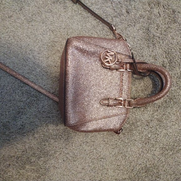 Michael Kors Giftables Rose Gold Mini Purse - Picture 1 of 8